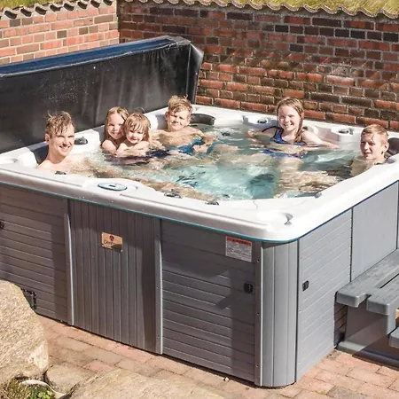 Seven-bedroom Holiday In Ferienhaus Vestervig